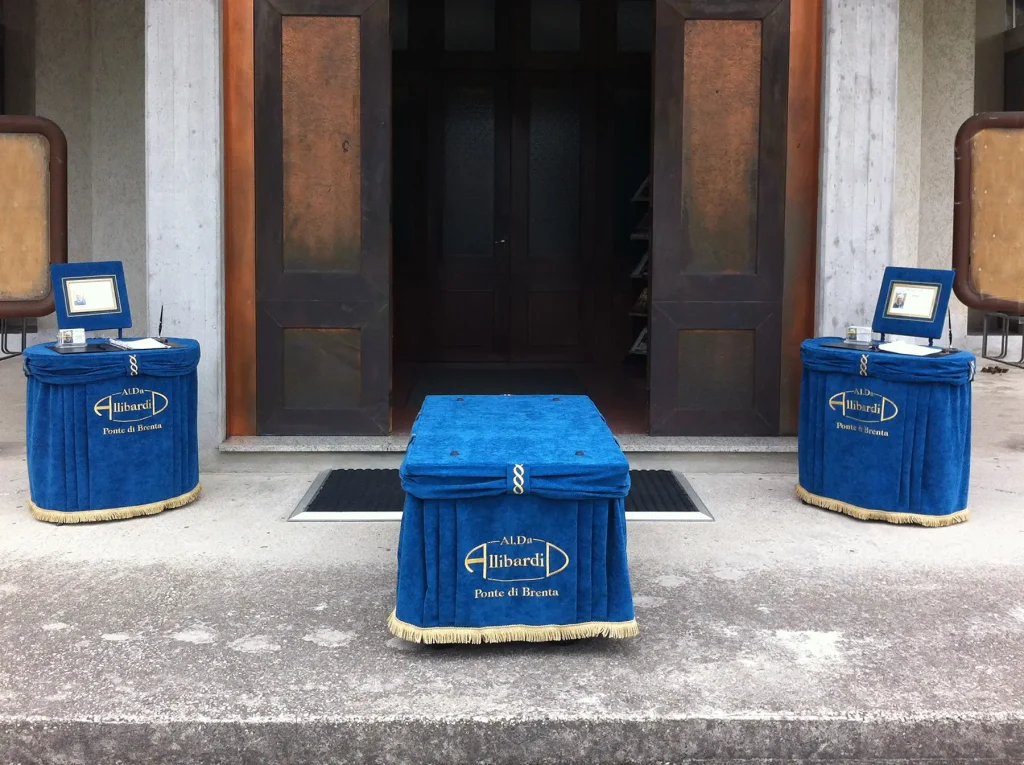 Allestimento funerale in chiesa